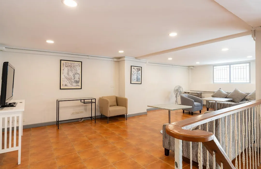 Ratchadamnoen Residence-1