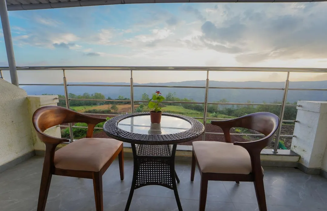 Strawberry King Resort-1