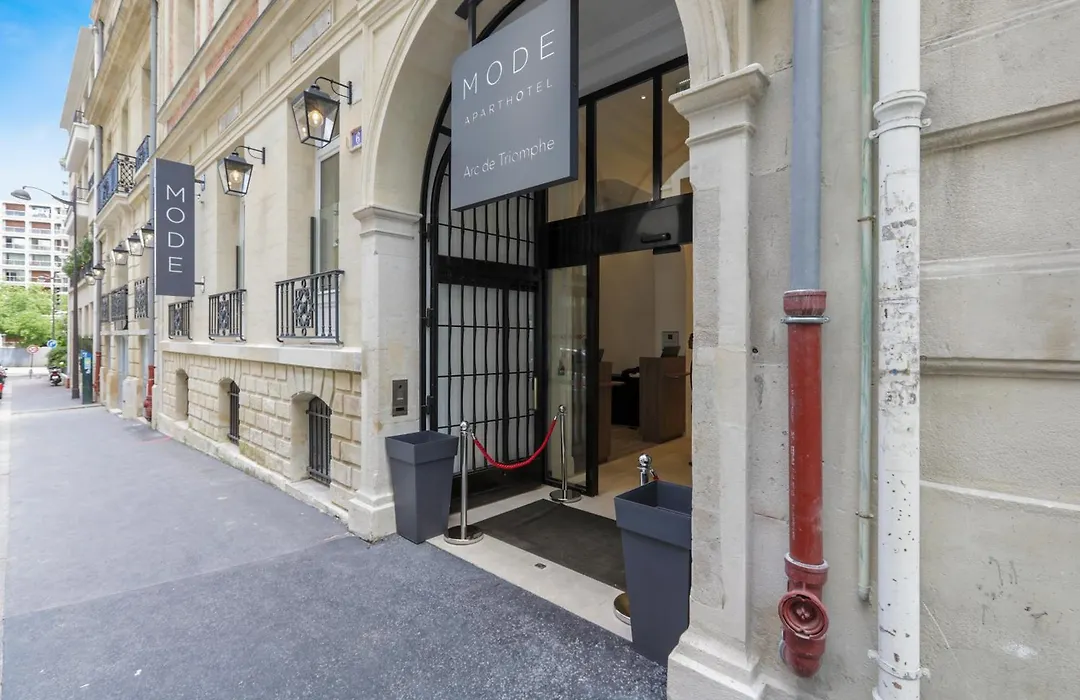 Le Triomphe Paris-1
