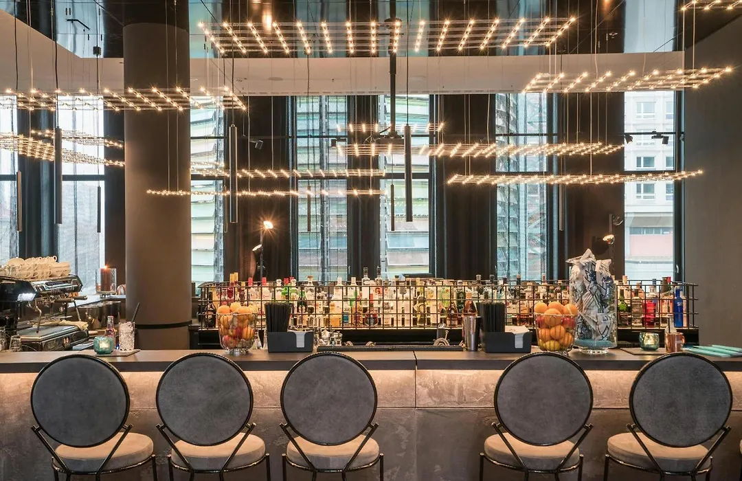 Motel One Berlin-Alexanderplatz-1