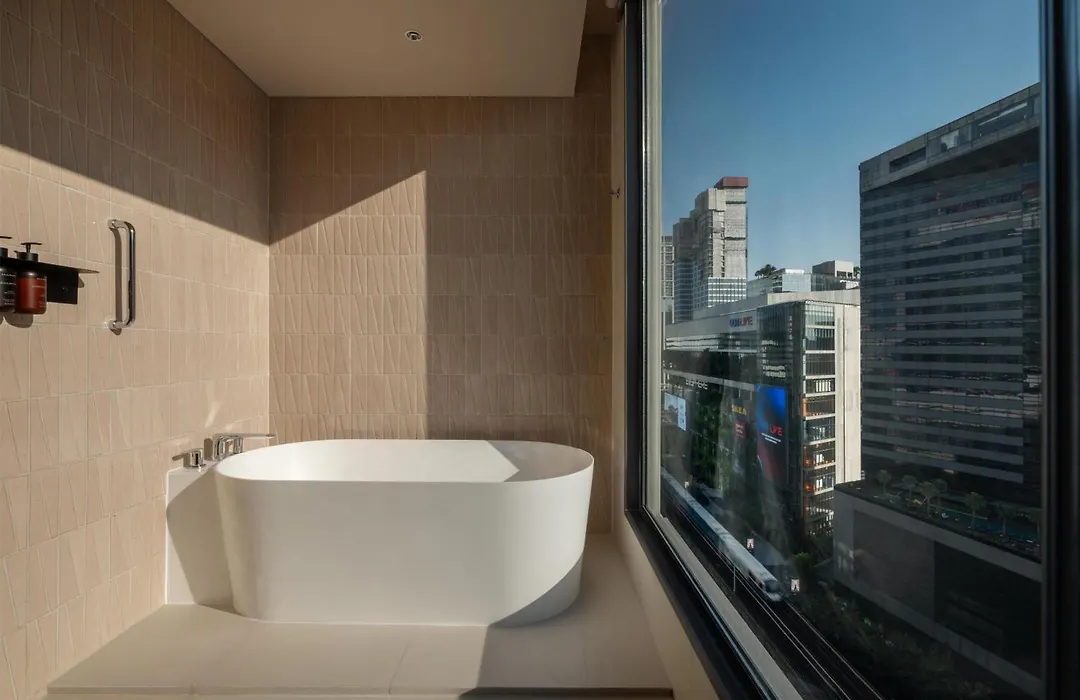 Kromo Bangkok, Curio Collection By Hilton-1