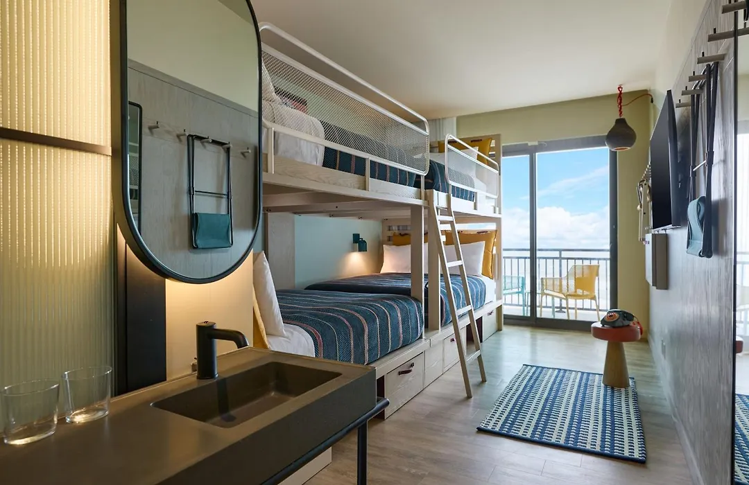 Moxy Virginia Beach Oceanfront-1