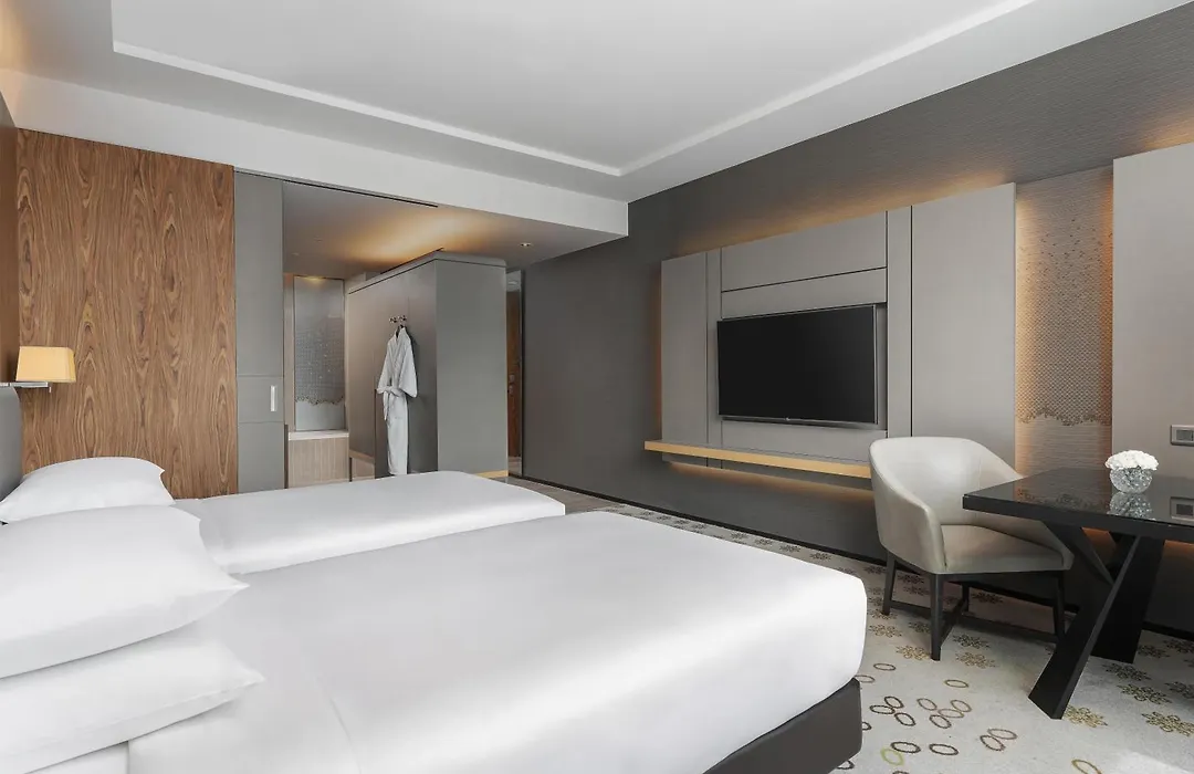 Hyatt Regency Bangkok Sukhumvit-1