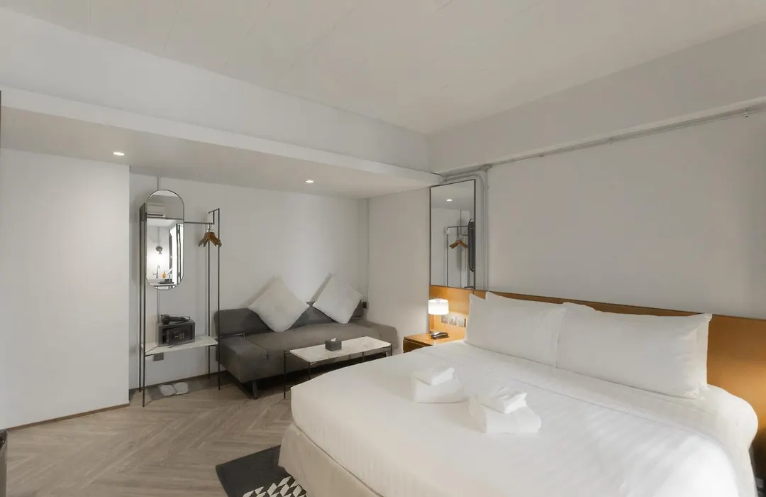 Ir-On Hotel-1