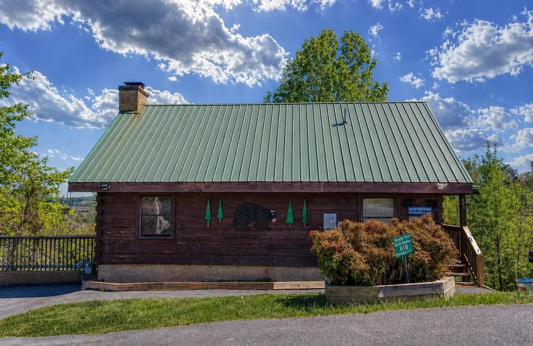 Another Day In Bearadise- Cozy Cabin Retreat In The Smokies Comfort & Fun For All-1