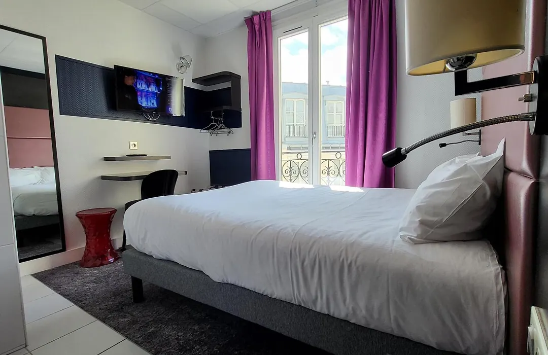 Accueil Hotel Paris Pigalle Montmartre - Hotel Renove-1