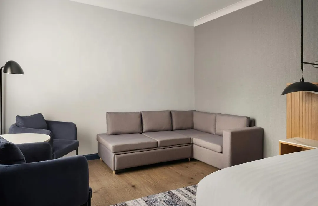 Edinburgh Marriott Hotel Holyrood-1