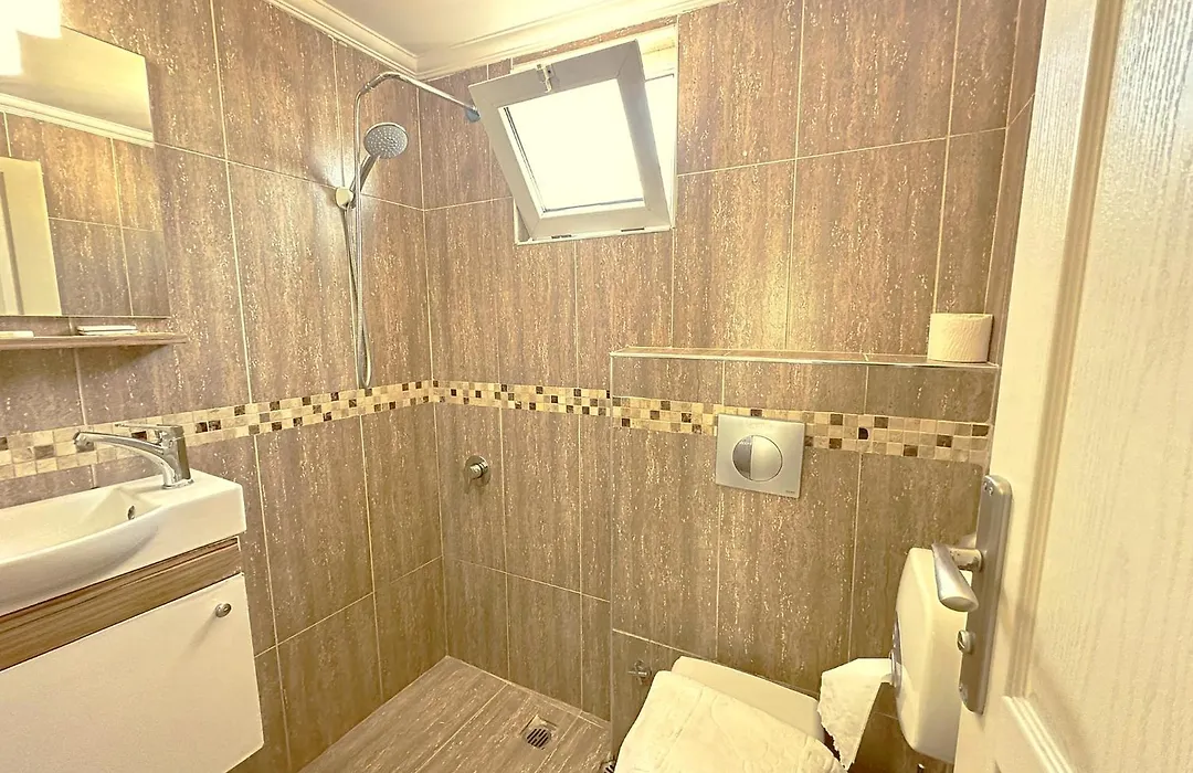 Hotel Buhara Family Inn-1