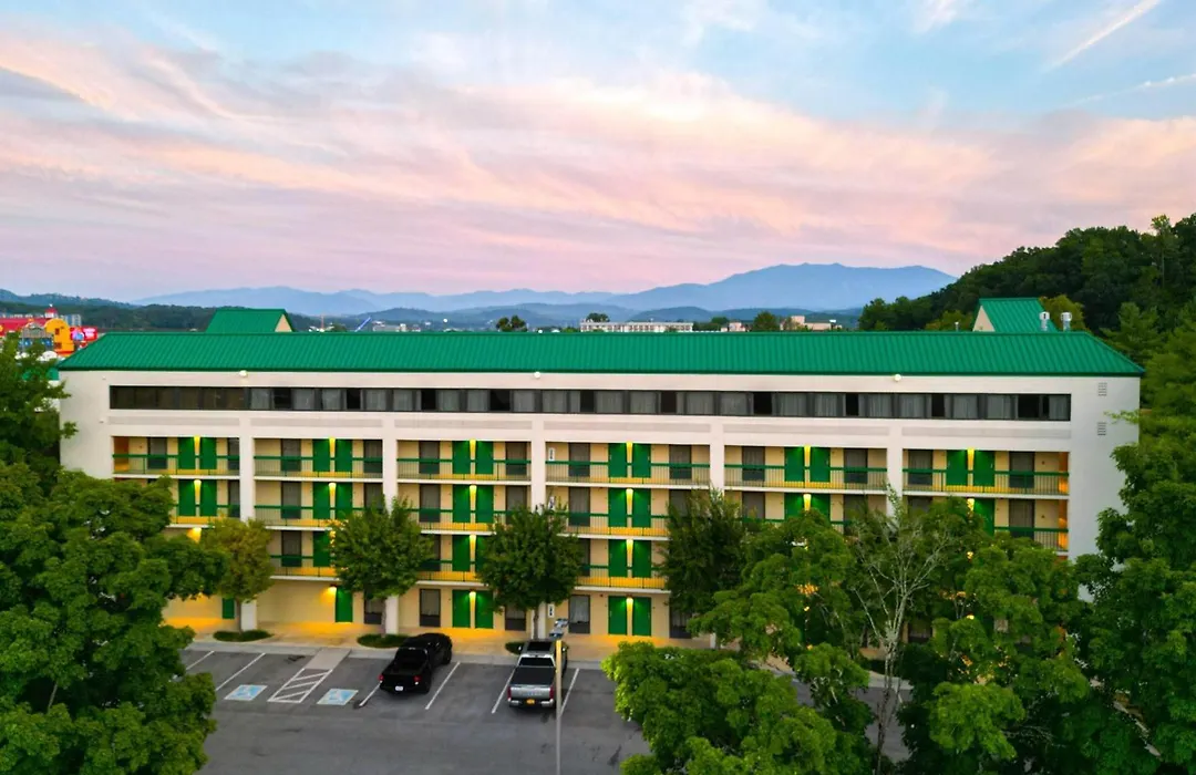 Quality Inn Near The Island Pigeon Forge-1