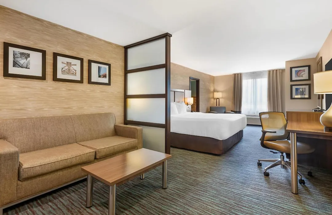 Comfort Inn & Suites Calgary Airport - North-1