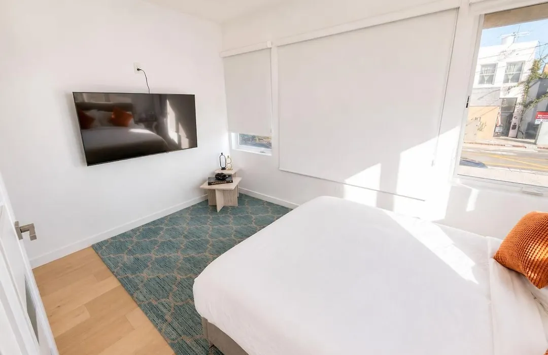 Pacific Coast Suites - Oceanfront Living-1