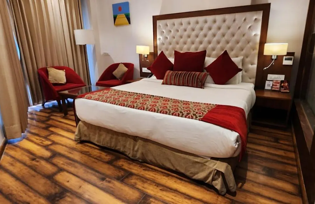Royale Retreat Hotel & Spa Near Mall Road-1