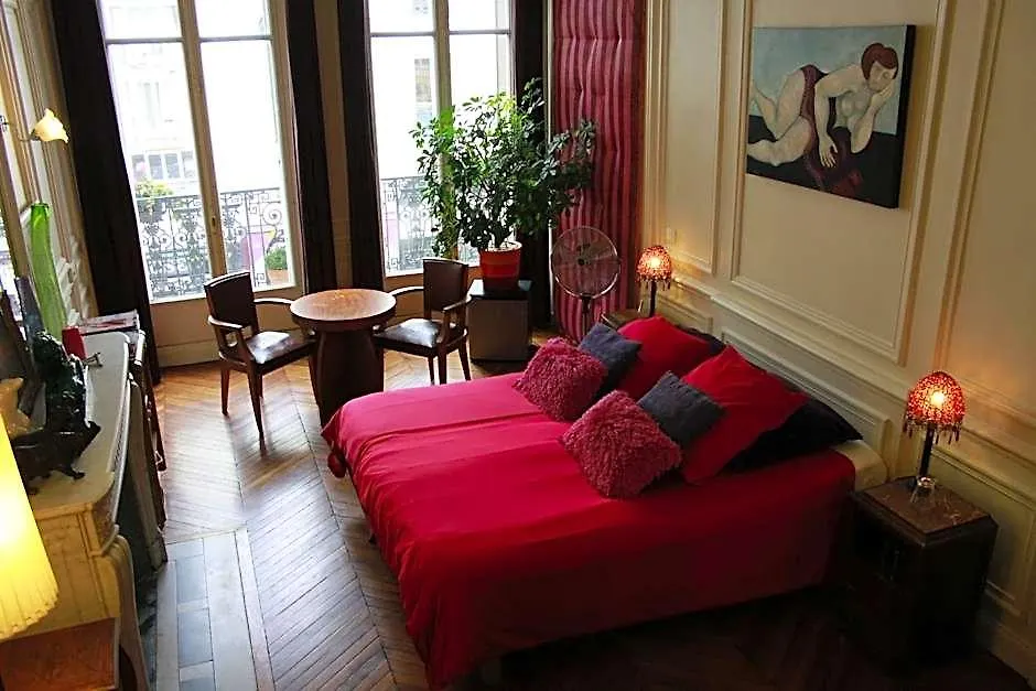 A Room In Paris-1