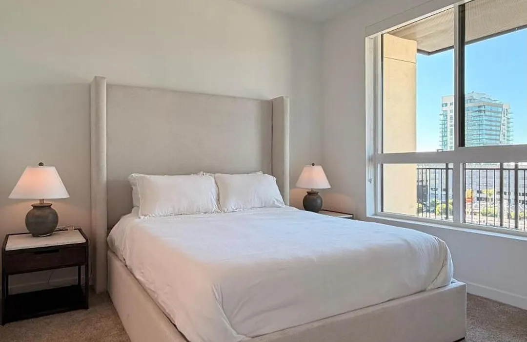 Wallace Luxurious-1
