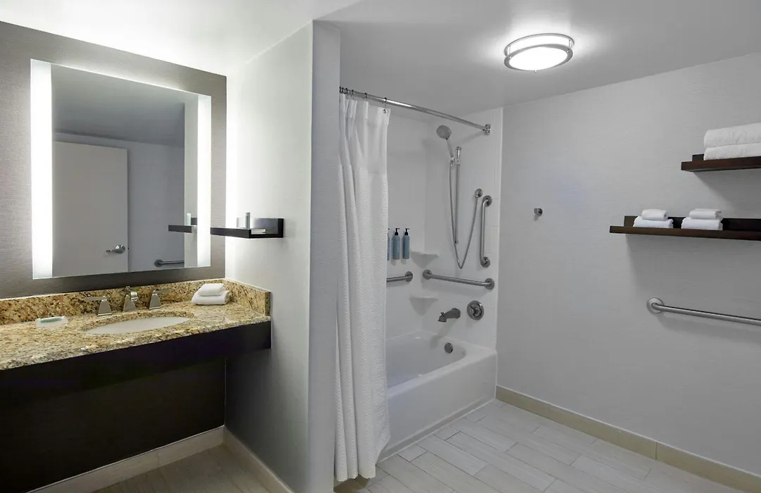 Courtyard By Marriott Calgary Airport-1