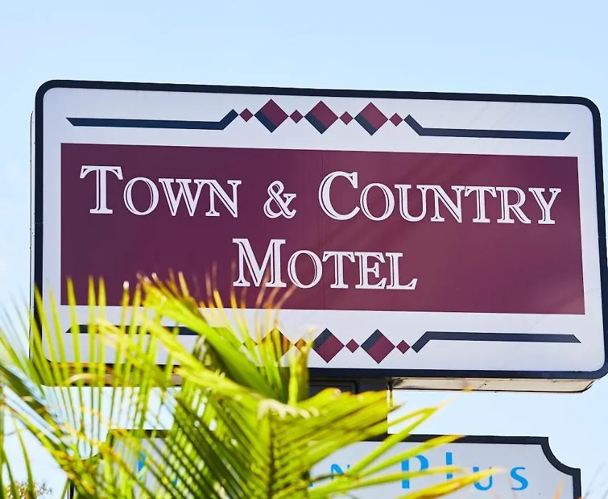 Town And Country Motel-1