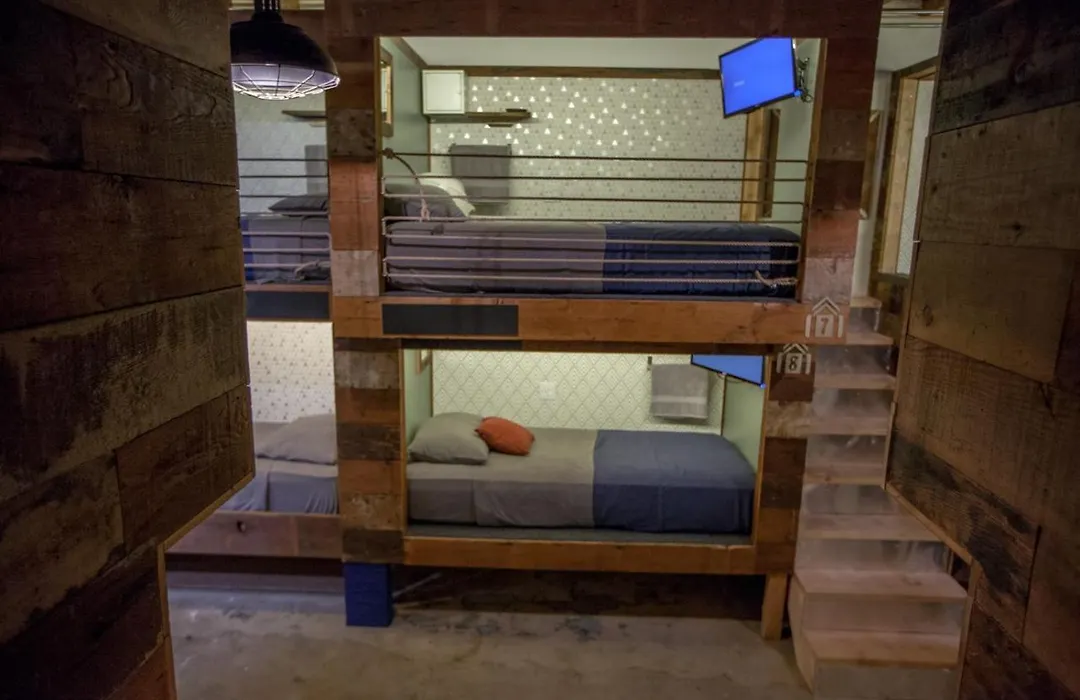 Podshare East Hollywood-1