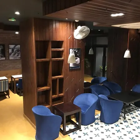 Hotel Kings Corner-2