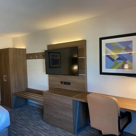 Holiday Inn Express & Suites Chatsworth By Ihg-3