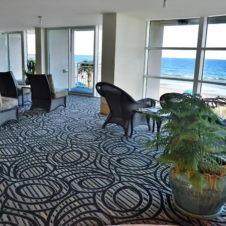 Deluxe Ocean Front Two-Bedroom Condo In Sandy Beach Resort-3