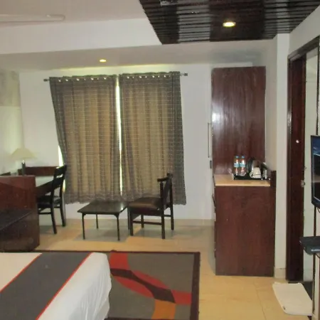 Broadway Inn-3