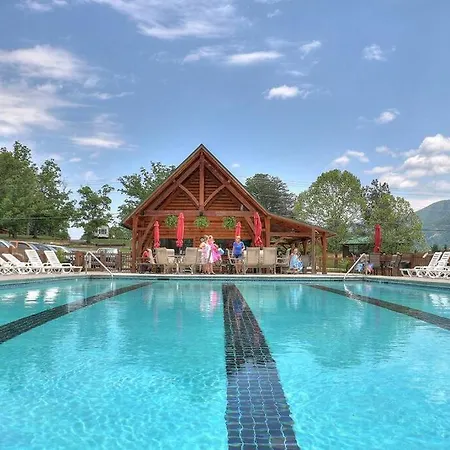 Smoky Mountain Splendor Two Third Acre 2 King Master Suites-2