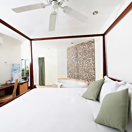 Sandos Caracol Nature Resort & Water Park All Inclusive (Adults Only)-3