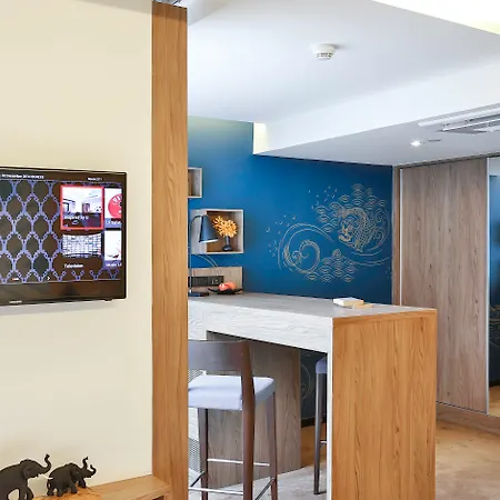 Rakyim Siam - Sukhumvit 15-2