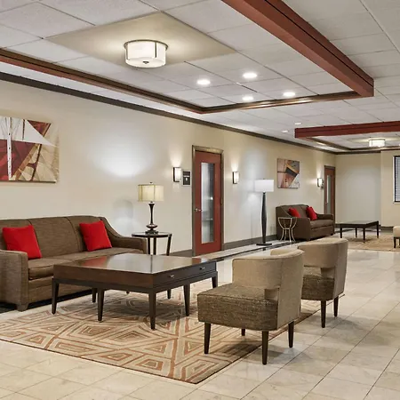Best Western Plus Milwaukee Airport Hotel & Conference Center-3