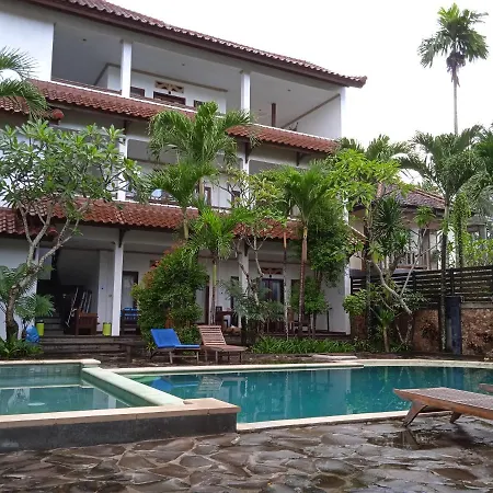 Family House Hotel Kuta-3