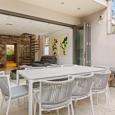 Panorama Firework View - Classic 4-Level Terrace Style Living In Kirribilli !!!-3