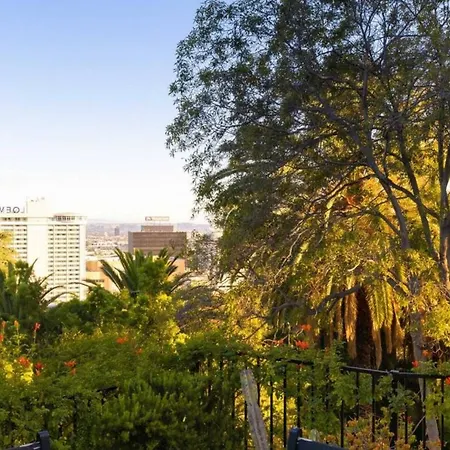 Hollywood Hideaway-2