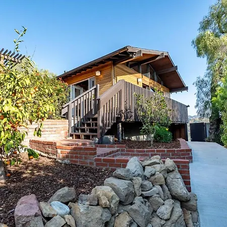 Hollywood Hideaway-3