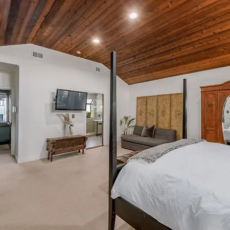 The Venice Beach House-3