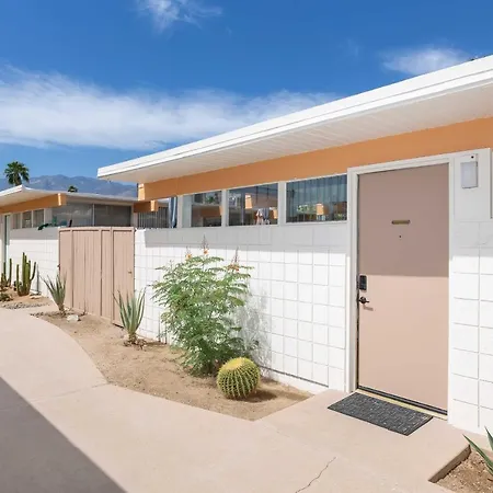 Modern Bungalow In Historic Ocotillo Lodge!-2