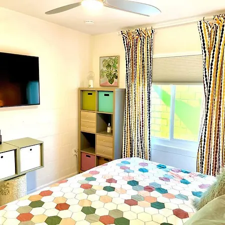 The Flamingo Palms Private 1Bd 1Ba Unit In Duplex-3
