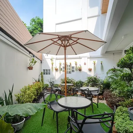 Zen Master Hotel-2