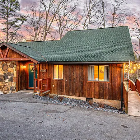 The Family Stone Luxe Cabin Sleeps 12 Hot Tub Dogfriendly Dollywood-2