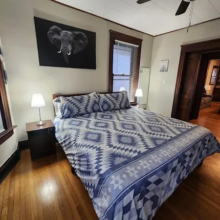 Cleneay #1 Private 3 Bed Near Xavier & Downton-2