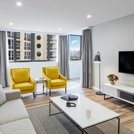 Meriton Suites Bondi Junction-2