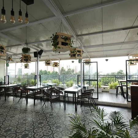 Earth Hotels-2