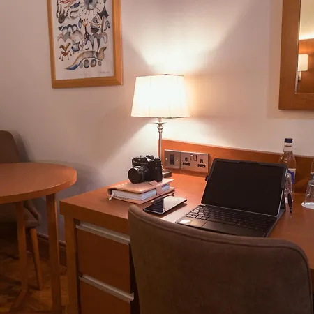 Uppercross House Hotel-2