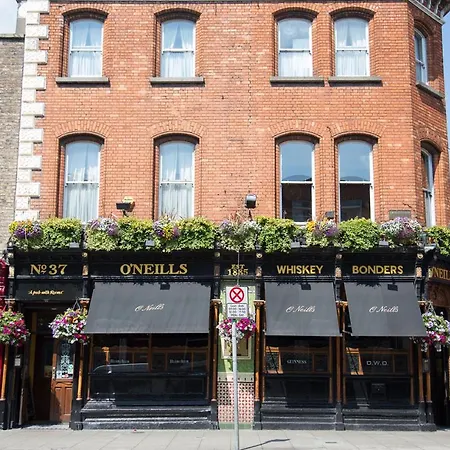 O'Neills Victorian Pub & Townhouse-3