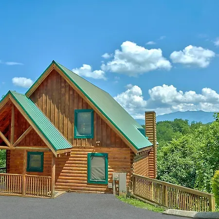 A Mountain View Theater Lodge Holiday Home-3