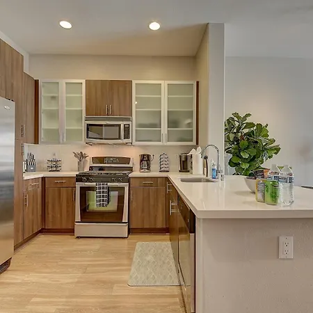 Penthouse One Bedroom Garden View Condo By Ucla-2