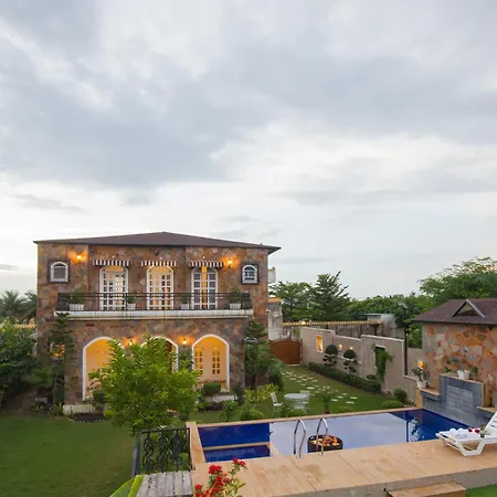 Elivaas 3 Bhk With Pvt Pool & Lush Garden - Oakwood Villa-2