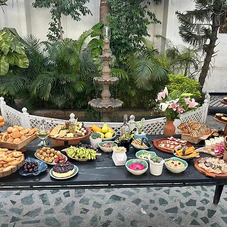 Dyore House By Bharat Mahal Palace-3