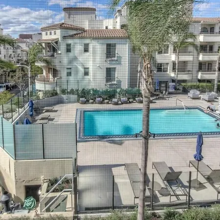 Lux One Bedroom Condo With Garden View-2