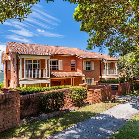 Stunning Waterfront Townhouse With Shared Swimpool, Harbour View And Free P-3
