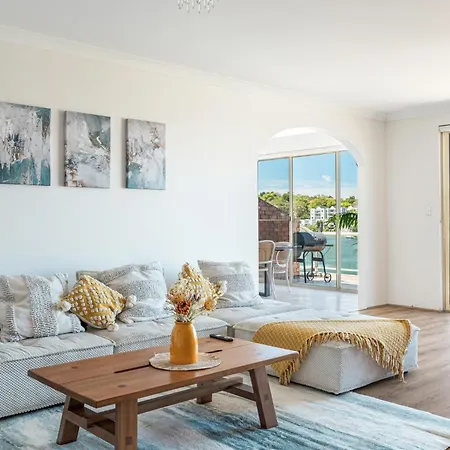 Stunning Waterfront Townhouse With Shared Swimpool, Harbour View And Free P-2